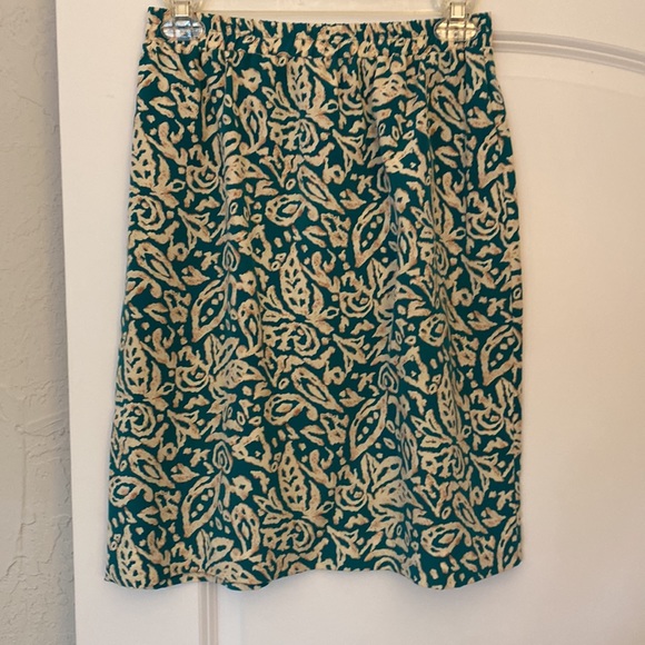 Vintage skirt and jacket- like new condition - Picture 4 of 6